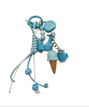 Lade das Bild in den Galerie-Viewer, Porte-Clé Grigri Motif Glace Bleu - Accessoire Gourmand