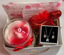 Charger l'image dans la galerie, Box Saint-Valentin Premium - Bougie & Bijou Cristaux d'Autriche