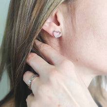 Lade das Bild in den Galerie-Viewer, Boucles d'oreilles LOVETT - Argenté & cristal