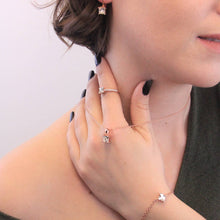 Lade das Bild in den Galerie-Viewer, Calle Armband – Roségold und Kristall