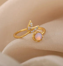 Lade das Bild in den Galerie-Viewer, MARA Chirurgenstahl & Onyx Ring - ACCESSORI