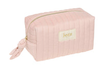 Load image into Gallery viewer, Trousse à Maquillage WINTER SPARKLE – Velours Rose Poudré & Bijouterie Dorée – Doublure Imperméable – JOZZ BEAUTY