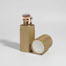 Charger l'image dans la galerie, Coffret Collection Pinceaux WINTER SPARKLE – 4 Pinceaux Essentiels Doux & Fluffy – Maquillage Professionnel – JOZZ BEAUTY