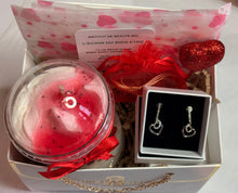 Charger l'image dans la galerie, Box Saint-Valentin Premium - Bougie & Bijou Cristaux d'Autriche