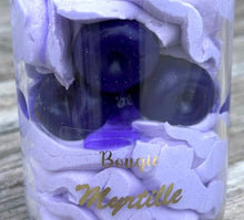 Charger l'image dans la galerie, Bougie chantilly Myrtille 115g – Savonnerie de Bormes | Cire Végétale