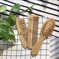 Lade das Bild in den Galerie-Viewer, Bambus-Haarbürste - APRIL