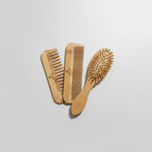 Charger l'image dans la galerie, Brosse à Cheveux en Bambou AVRIL – Picots Bois d'Érable Français, Caoutchouc Naturel & Végan – 18.2cm