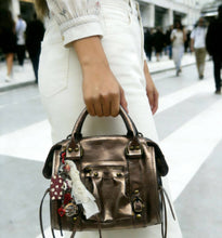 Charger l'image dans la galerie, Porte-Clé Grigri Motif Cerise Rouge - Accessoire Gourmand