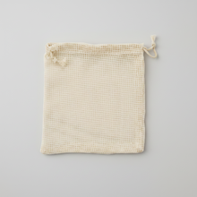 Load image into Gallery viewer, Carré Démaquillant Lavable & Filet de Lavage AVRIL – Coton Bio Certifié GOTS, Zéro Déchet & Made in France