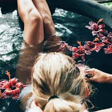 Load image into Gallery viewer, Huile corps envoûtante PRECIEUSE D'INDONESIE - 50ml