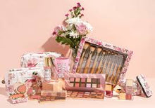 Load image into Gallery viewer, Set Manucure Matelassé 5 Accessoires – Format Minaudière Compact – JOZZ BEAUTY