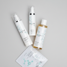 Lade das Bild in den Galerie-Viewer, HYDRA-ACTIVE Multi-Active Serum mit Vitamin A, C & E - 30 ml - BLOOMEA