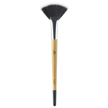 Lade das Bild in den Galerie-Viewer, Teintpinsel - APRIL