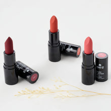 Load image into Gallery viewer, Rouge à Lèvres Certifié Bio AVRIL – Cosmos Organic, 100% Naturel, Texture Crémeuse & Longue Tenue – 6 Teintes – 3g