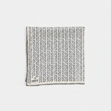 Lade das Bild in den Galerie-Viewer, Furoshiki aus Bio-Baumwolle mit Laub - 32x32 cm - APRIL
