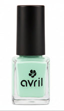 Load image into Gallery viewer, Vernis à Ongles VERT D'EAU AVRIL – Vert Doux & Lumineux, 85% Biosourcé, Végan & Fabriqué en France – 7ml