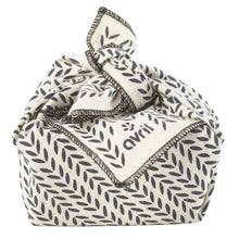 Lade das Bild in den Galerie-Viewer, Furoshiki aus Bio-Baumwolle mit Laub - 32x32 cm - APRIL