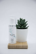Lade das Bild in den Galerie-Viewer, HYDRA-ACTIVE Multi-Active Serum mit Vitamin A, C & E - 30 ml - BLOOMEA