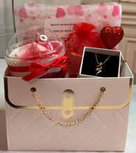 Charger l'image dans la galerie, Box Saint-Valentin Premium - Bougie &amp; Bijou Cristaux d'Autriche
