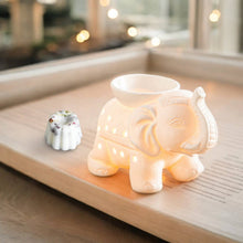 Lade das Bild in den Galerie-Viewer, Brûle-Parfum éléphant TANDOR - Céramique blanche - Zen'Arôme
