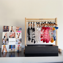 Charger l'image dans la galerie, Mini-penderie Sockette — Présentoir boutique chaussettes
