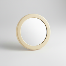 Charger l'image dans la galerie, Miroir de Poche en Bambou AVRIL – Compact, Écologique &amp; Toujours à Portée de Main
