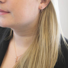 Charger l'image dans la galerie, Boucles d'oreilles SPIRAL – Or Rose 18k &amp; Cristal Autrichien | MYC Paris
