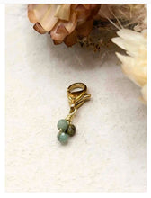 Lade das Bild in den Galerie-Viewer, Charm&#39;s en Pierres et en acier chirurgical - ACCESSORI

