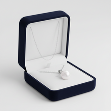 Load image into Gallery viewer, Collier Pendentif FULL MOON PEARL – Argent &amp; Perle | MYC Paris
