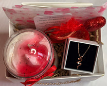 Charger l'image dans la galerie, Box Saint-Valentin Premium - Bougie &amp; Bijou Cristaux d'Autriche
