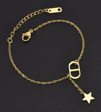 Lade das Bild in den Galerie-Viewer, MARA Chirurgenstahl &amp; Onyx Ring - ACCESSORI
