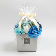 Charger l'image dans la galerie, Bouquet de Fleurs de Savon Mariage Bleu – Fait Main 200g
