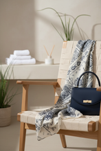 Lade das Bild in den Galerie-Viewer, Foulard Beige Imprimé Bandana - Coton &amp; Viscose
