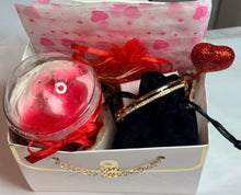 Charger l'image dans la galerie, Box Saint-Valentin Premium - Bougie &amp; Bijou Cristaux d'Autriche
