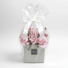 Charger l'image dans la galerie, Bouquet de Fleurs de Savon Roses &amp; Œillets Roses – Fait Main
