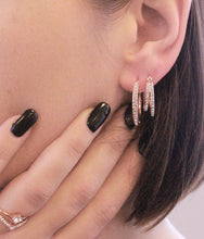 Charger l&#39;image dans la galerie, Boucles d&#39;oreilles créoles CHIC - Or rosé &amp; Cristaux
