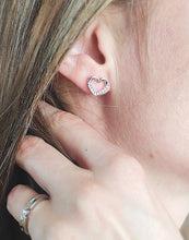 Lade das Bild in den Galerie-Viewer, Boucles d&#39;oreilles LOVETT - argenté &amp; cristal
