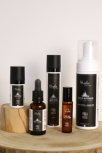 Charger l'image dans la galerie, Mousse Nettoyante 3-en-1 Corps, Visage &amp; Cheveux – Parfum Boisé – 150ml – For Men by Oxalia

