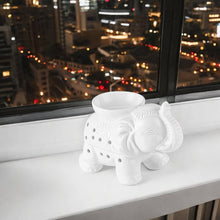 Lade das Bild in den Galerie-Viewer, Brûle-Parfum éléphant TANDOR - Céramique blanche - Zen'Arôme

