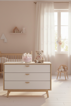 Lade das Bild in den Galerie-Viewer, Bougie de Naissance « Bébé Fille » – 110 g | Savonnerie de Bormes

