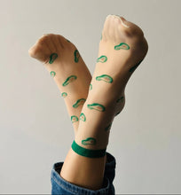 Charger l'image dans la galerie, Clémence - Chaussettes fantaisie femme fruits - AVOCATS
