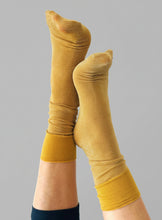 Lade das Bild in den Galerie-Viewer, Chaussettes paillettes Céleste - lurex scintillant - Sockette
