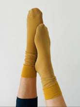 Lade das Bild in den Galerie-Viewer, Chaussettes paillettes Céleste - lurex scintillant - Sockette

