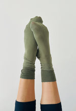 Lade das Bild in den Galerie-Viewer, Chaussettes paillettes Céleste - lurex scintillant - Sockette
