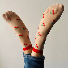 Charger l'image dans la galerie, Clémence - Chaussettes fantaisie femme fruits - CERISES
