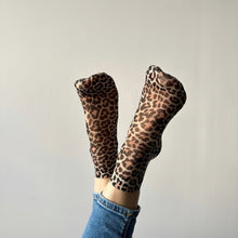 Charger l'image dans la galerie, Chaussettes Léopard femme Jane - Sockettes
