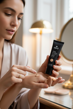 Lade das Bild in den Galerie-Viewer, Leichte Grundierung 30 ml Vegan Bio-zertifiziert - AVRIL
