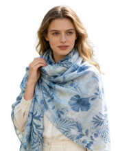 Lade das Bild in den Galerie-Viewer, Foulard Bleu Imprimé Fleuri avec Dorure - Coton &amp; viscose
