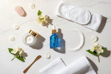 Charger l'image dans la galerie, Cure Correctrice Visage Bloomea – Microdermabrasion 1 Séance | L'Écrin du Bien-Être
