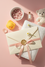 Charger l'image dans la galerie, Bon cadeau soin visage enfant CHÉRUBIN – ambiance féerique et douce, enveloppe cadeau étoile dorée
